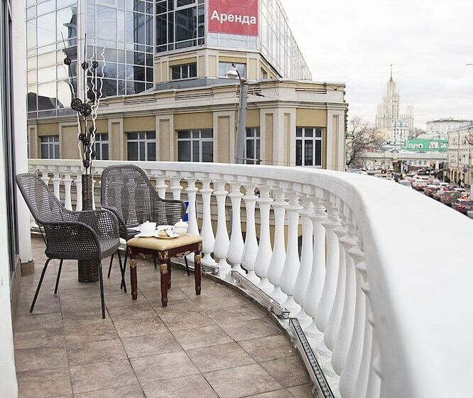 Deluxe Room with Balcony, The Rooms Boutique