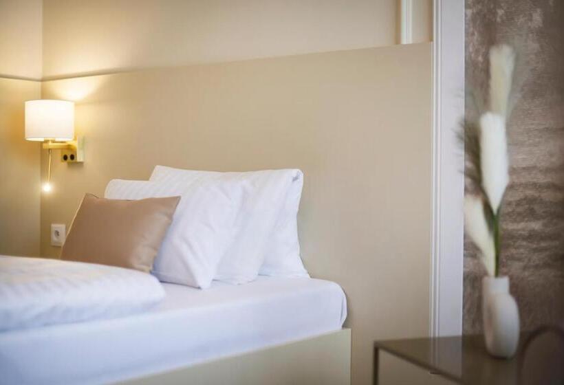 اتاق استاندارد یک نفره, Spa Hotel Diana