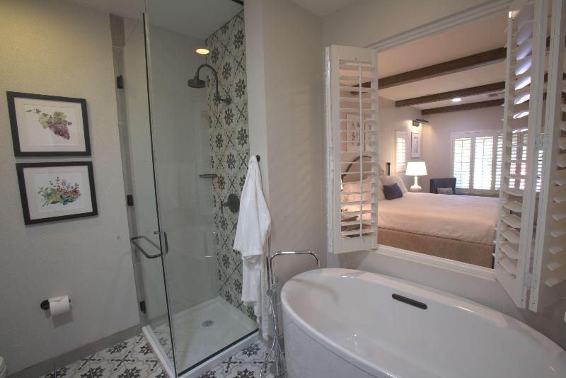 اتاق استاندارد با تخت بزرگ, The Lodge At Healdsburg, Tapestry Collection By Hilton