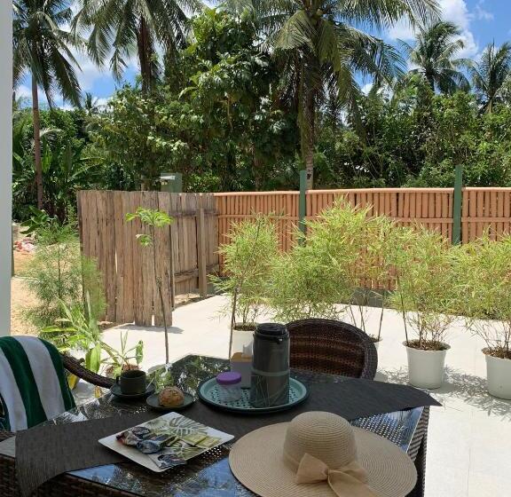 آپارتمان 1 خوابه با تراس, Royal Suites   Port Barton