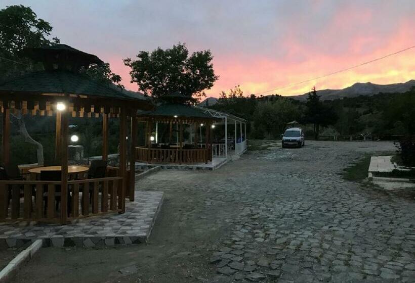 اتاق استاندارد با چشم‌انداز باغ, Karadut Pension Nemrut