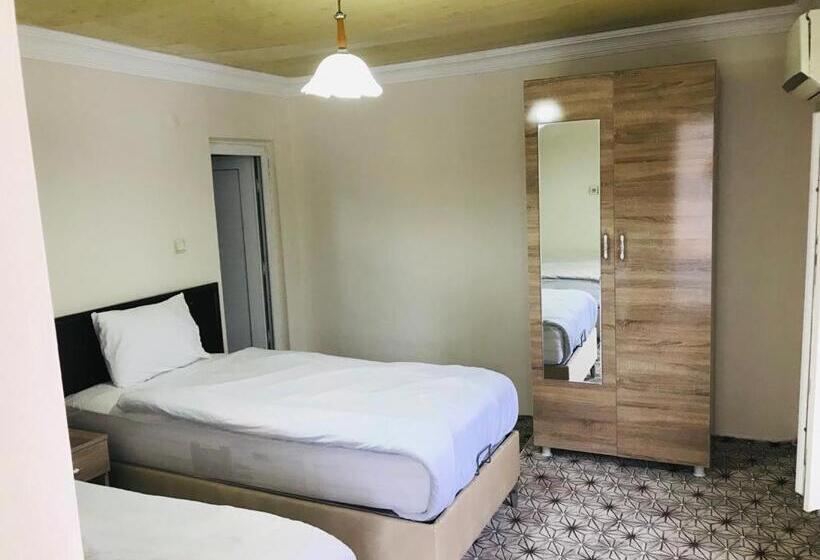 اتاق استاندارد سه تخته با چشم‌انداز باغ, Karadut Pension Nemrut