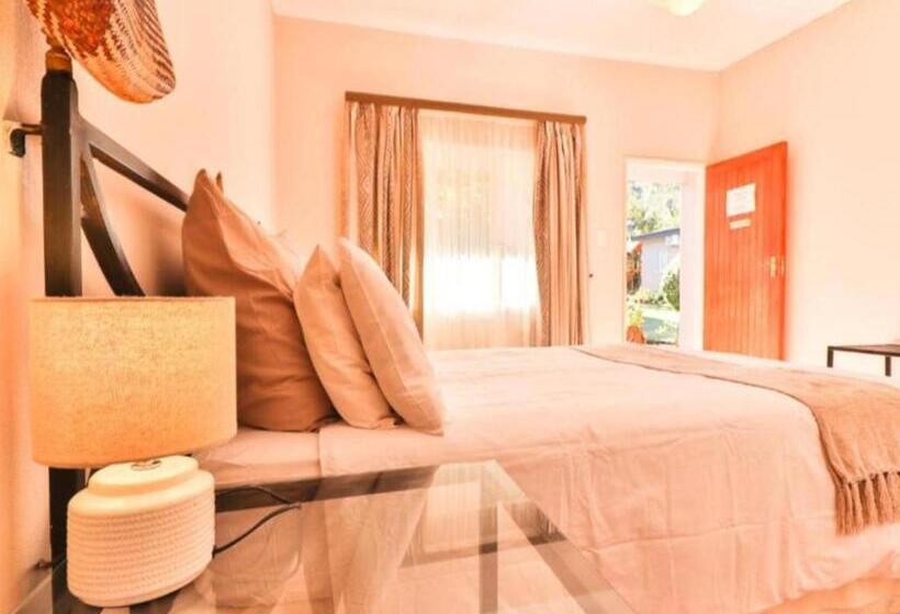 اتاق استاندارد, Thuto Centre Conferencing & Bush Lodge