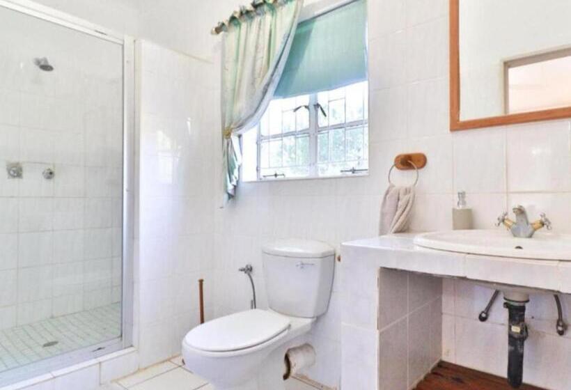 اتاق استاندارد, Thuto Centre Conferencing & Bush Lodge