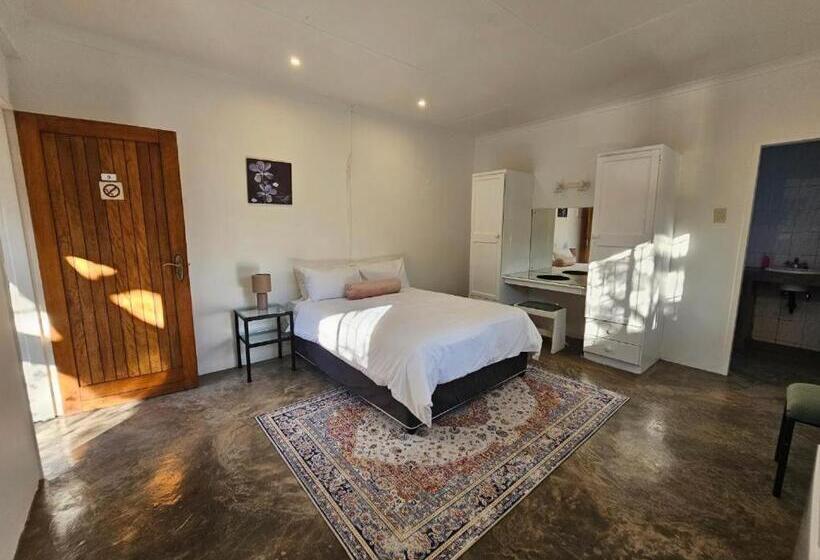 اتاق لوکس, Thuto Centre Conferencing & Bush Lodge