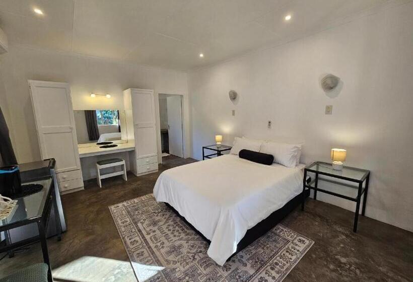 اتاق لوکس, Thuto Centre Conferencing & Bush Lodge