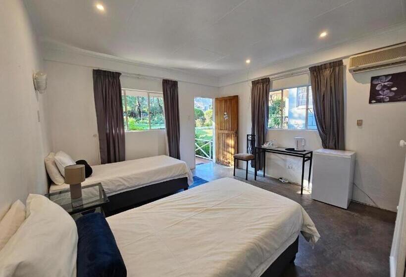 اتاق لوکس, Thuto Centre Conferencing & Bush Lodge