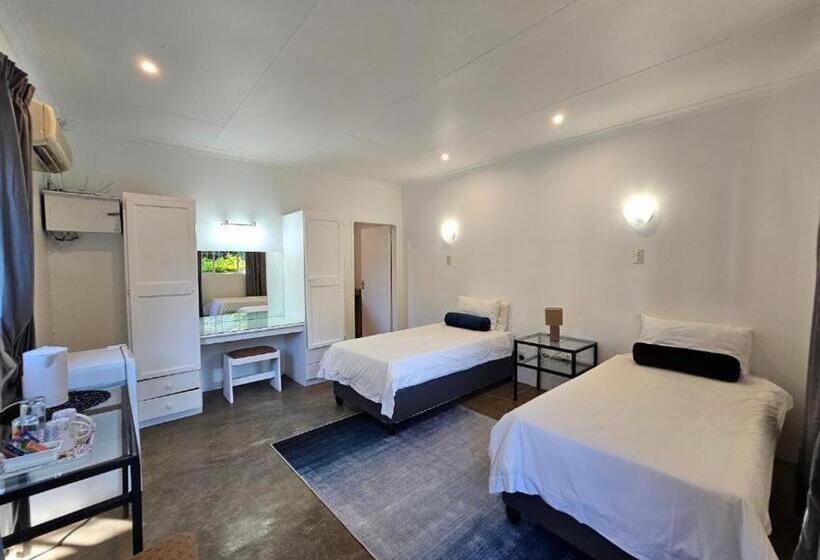 اتاق لوکس, Thuto Centre Conferencing & Bush Lodge