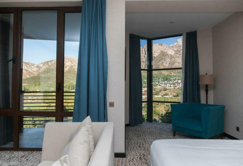 اتاق استاندارد با چشم‌انداز کوهستان, Archazor Mountain Resort
