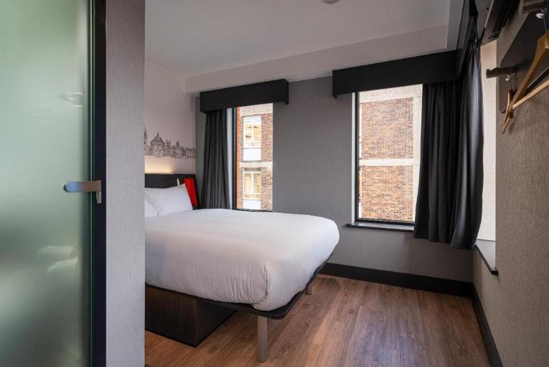 اتاق استاندارد, Easyhotel Dublin
