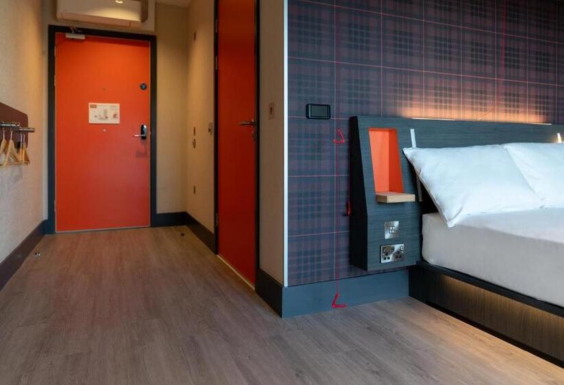 اتاق استاندارد برای معلولان, Easyhotel Dublin