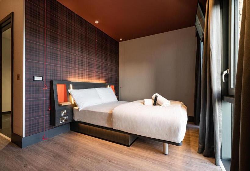اتاق استاندارد برای معلولان, Easyhotel Dublin