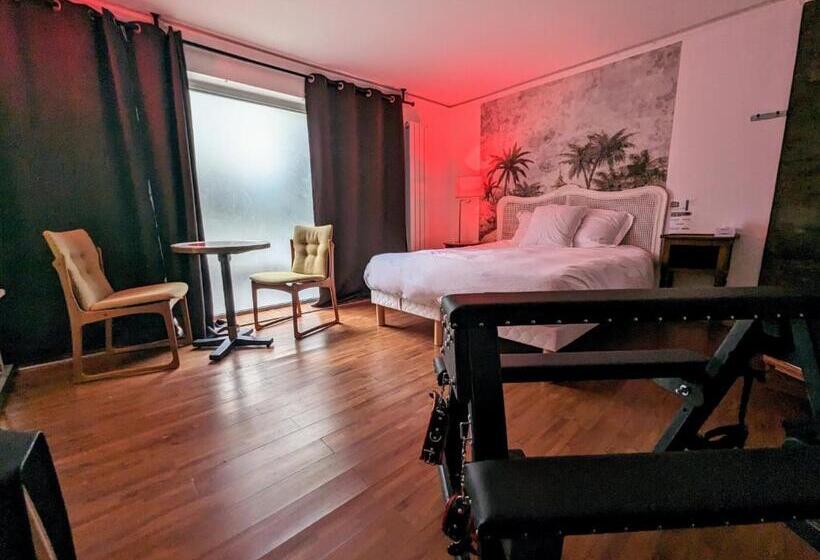 اتاق استاندارد, Jacuzzi Love Suite