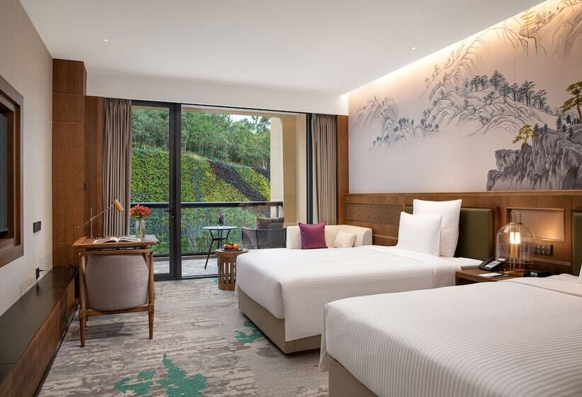 Deluxe Room Mountain View, Pullman Yuxi Falcon