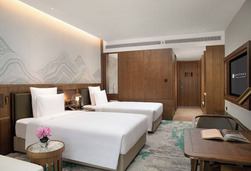 Deluxe Room Mountain View, Pullman Yuxi Falcon