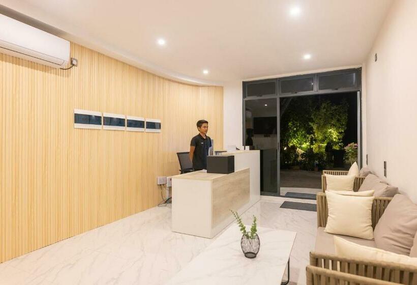 اتاق استاندارد با بالکن و چشم‌انداز دریا, Atoll Residence Dhangethi