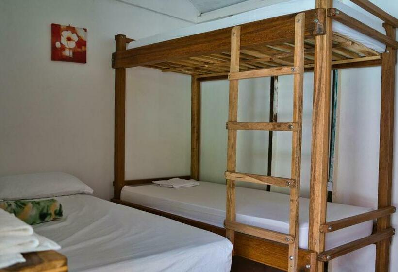 اتاق استاندارد سه تخته با چشم‌انداز استخر, Cabañas Orlando Y Más Na  Tayrona