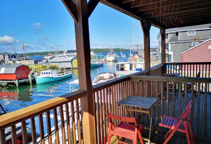 اتاق استاندارد با بالکن و چشم‌انداز دریا, The Inn At Fisherman S Cove