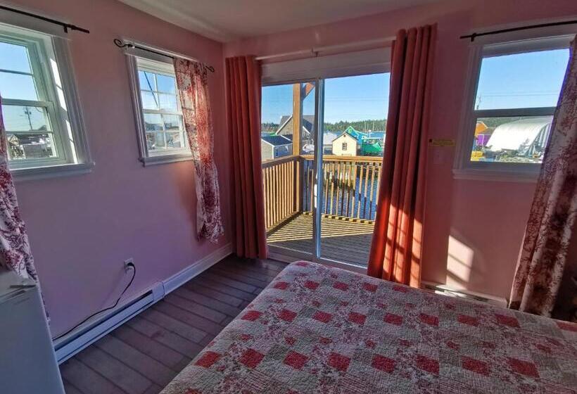 اتاق استاندارد با بالکن و چشم‌انداز دریا, The Inn At Fisherman S Cove