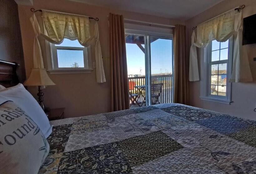 اتاق استاندارد با بالکن و چشم‌انداز دریا, The Inn At Fisherman S Cove