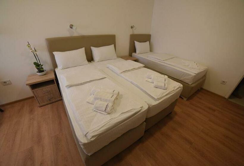 Economy Triple Room, Apostolovic Plus