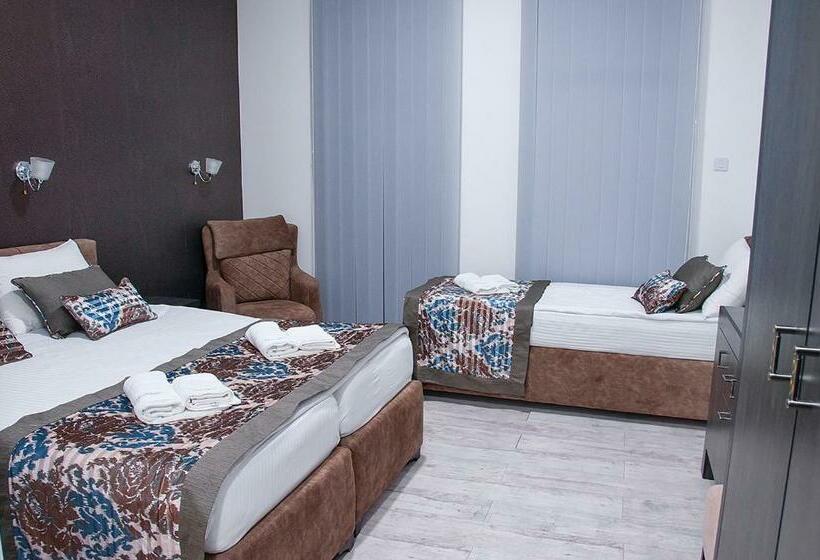 Standard Triple Room with Terrace, Apostolovic Plus