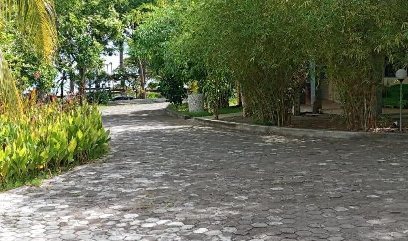 اتاق سوپریور با چشم‌انداز دریا, Wailiti