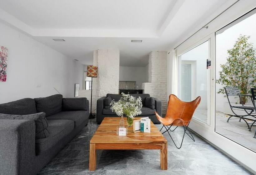 آپارتمان 1 خوابه با بالکن, Numa I Jondo Apartments