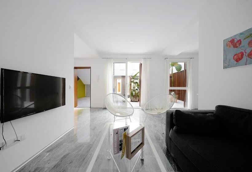 استودیوی لوکس, Numa I Jondo Apartments