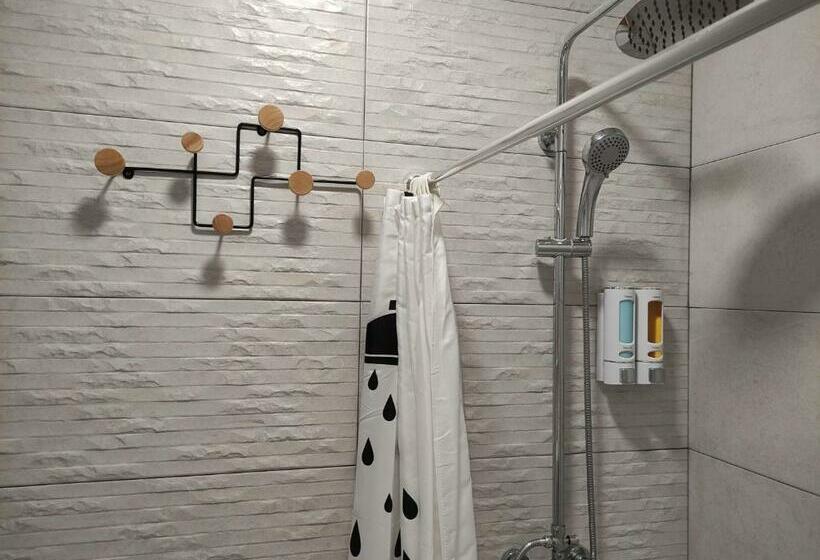 اتاق استاندارد, Welcome Hostel