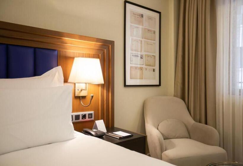 اتاق لوکس سه تخته, Ramada Plaza Sultanahmet