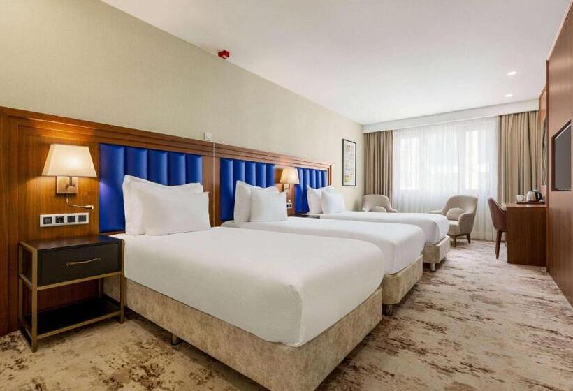 اتاق لوکس سه تخته, Ramada Plaza Sultanahmet
