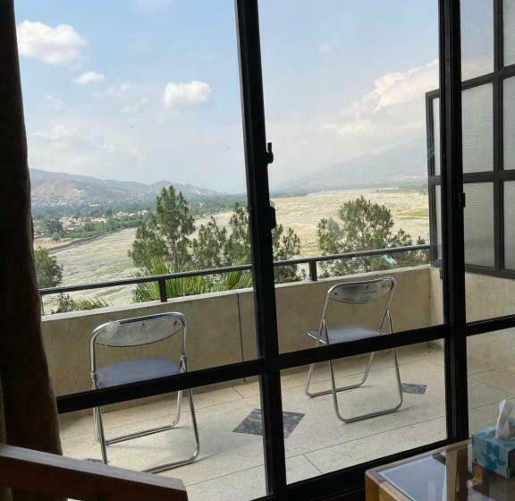 اتاق لوکس یک تخته, Rock City Resort