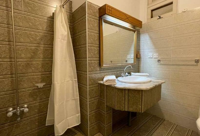 اتاق لوکس یک تخته, Rock City Resort