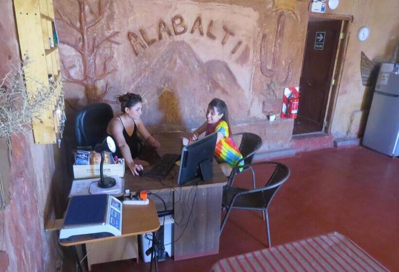 اتاق استاندارد سه نفره, Hostal Alabalti