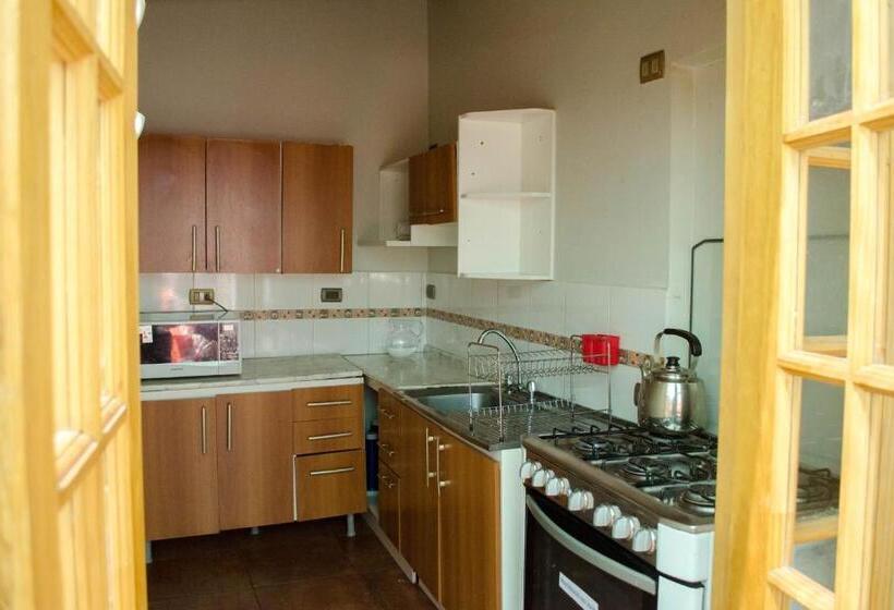 اتاق استاندارد با سرویس بهداشتی مشترک, Hostal Alabalti