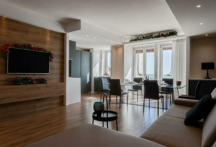 آپارتمان 1 خوابه با چشم‌انداز دریا, Torre Del Mare Apartments
