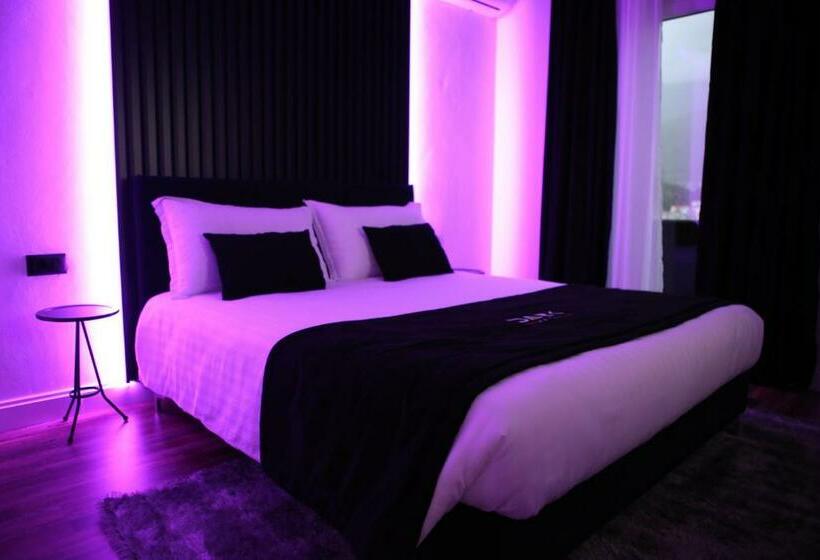 اتاق استاندارد, Dark Boutique