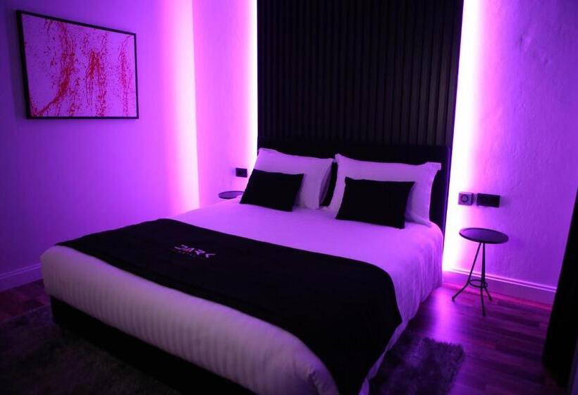 اتاق استاندارد, Dark Boutique
