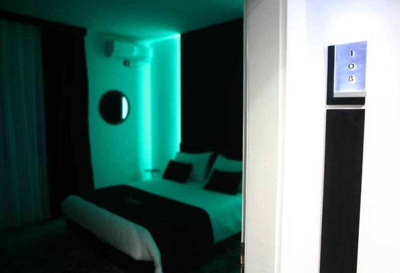 اتاق استاندارد, Dark Boutique