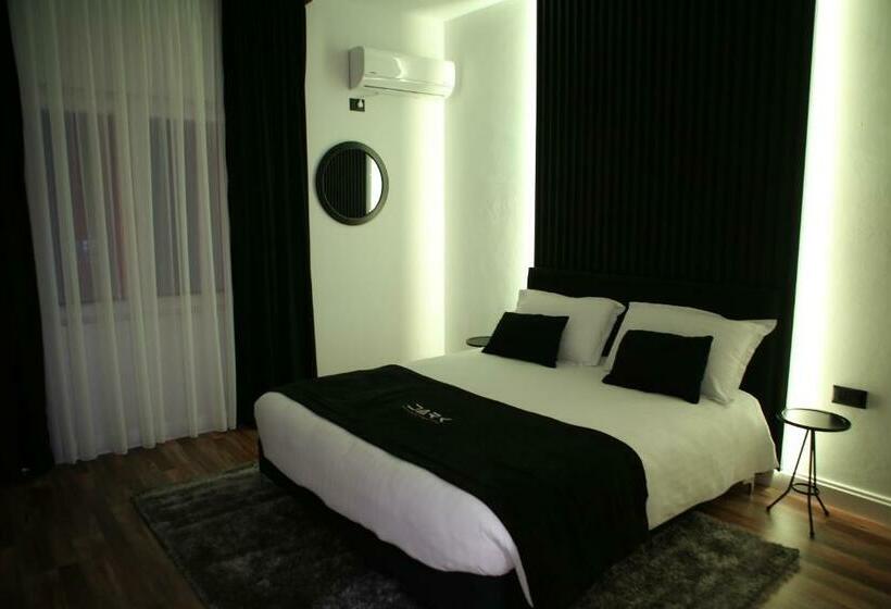 اتاق استاندارد, Dark Boutique