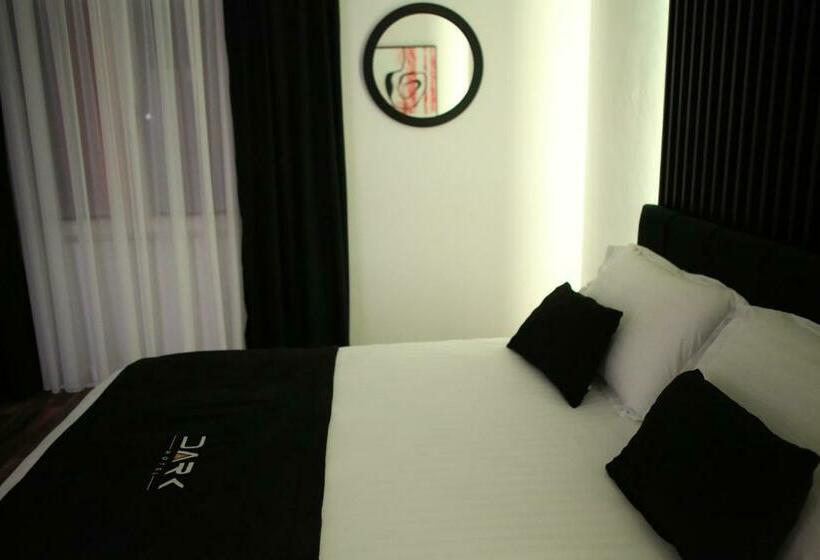 اتاق استاندارد, Dark Boutique