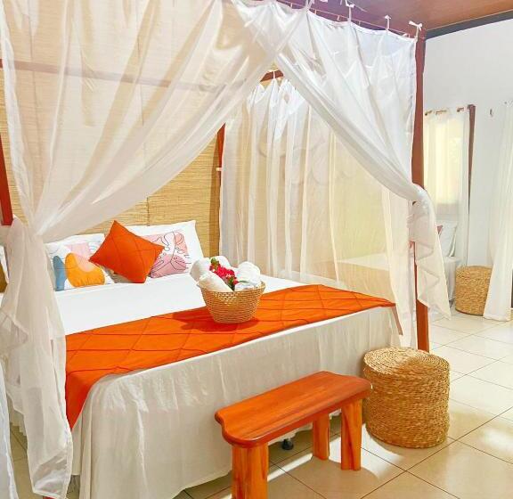 اتاق ساده سه‌ نفره, Prana Eco Villa