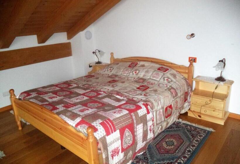 اتاق استاندارد سه تخته با سرویس بهداشتی مشترک, B&b Dolomiti