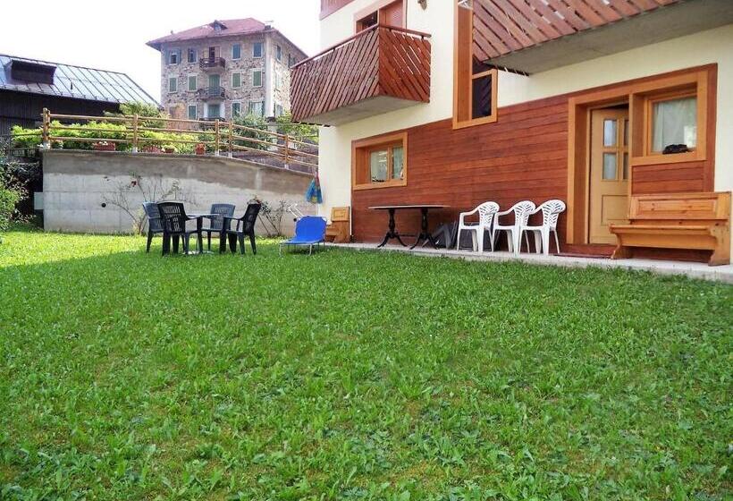 اتاق لوکس با بالکن, B&b Dolomiti