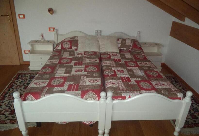 اتاق لوکس با بالکن, B&b Dolomiti