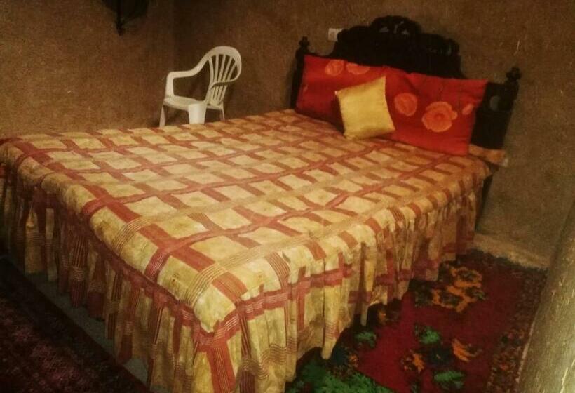 اتاق استاندارد, Oasis Travel