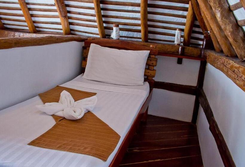 سوییت خانوادگی, Caluwayan Palm Island Resort & Restaurant