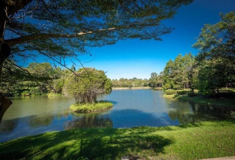 سوییت با چشم‌انداز استخر, Siamdasada Khaoyai