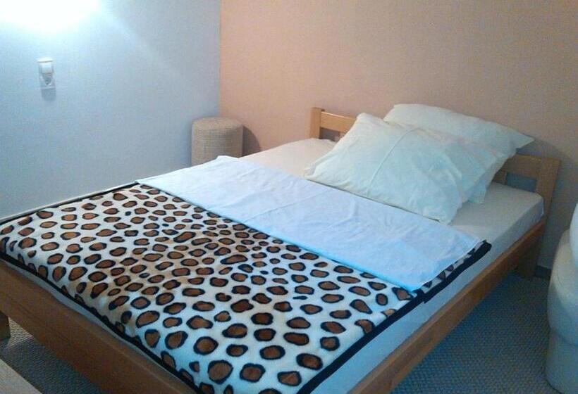 اتاق استاندارد, Motel Maks